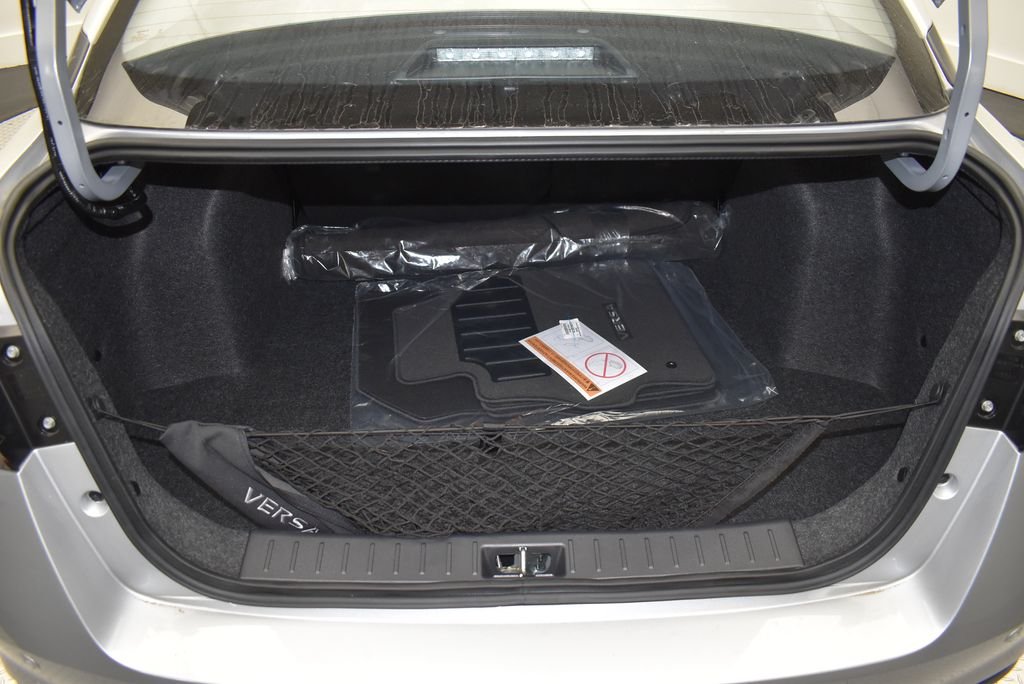 2025 Nissan Versa Sedan SR - Photo 36