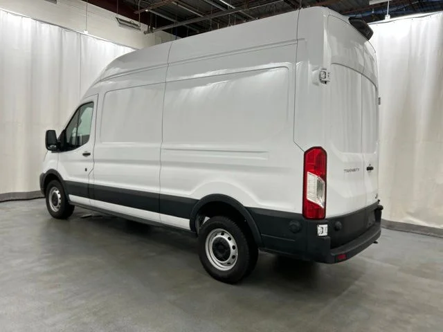 Used 2024  Ford Base image 3