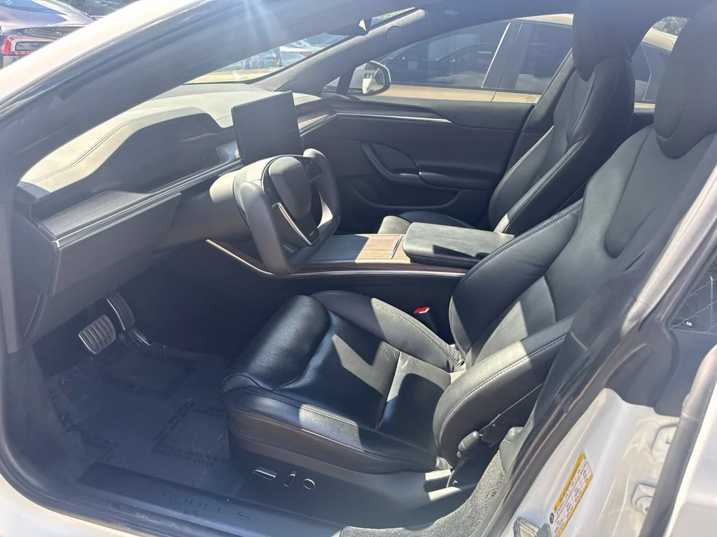 Used 2023 White Tesla Base image 3