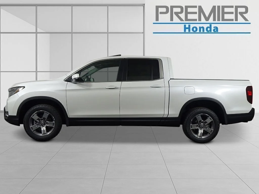 New 2026 White Honda RTL image 2
