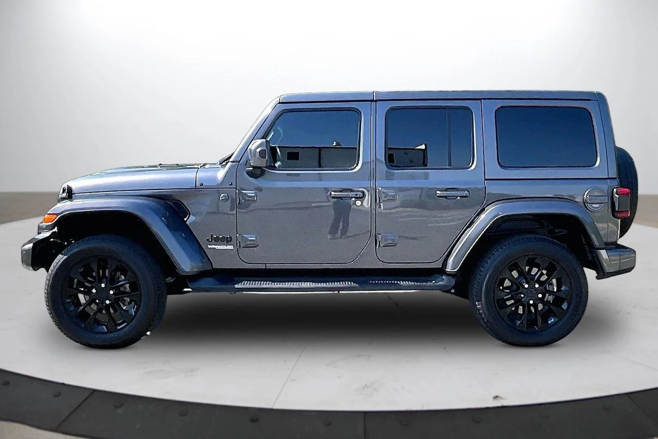 Used 2021 Silver Jeep Sahara High Altitude image 5