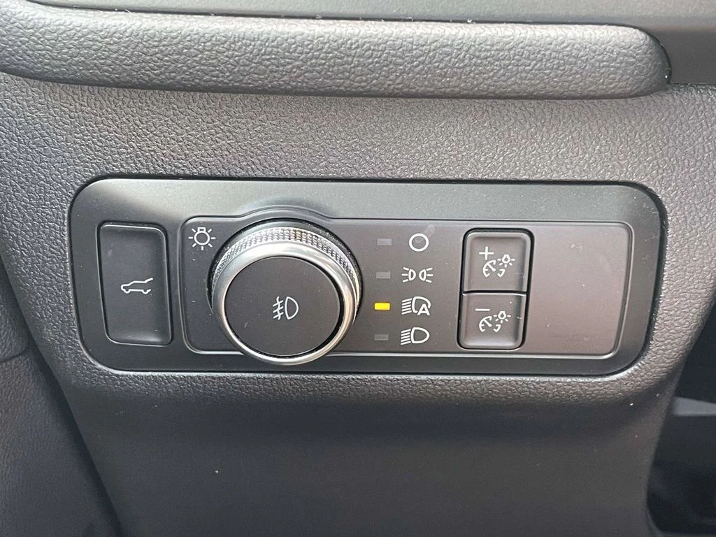Used 2022 Gray Ford SEL image 28