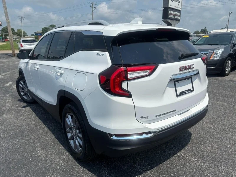 2023 GMC Terrain SLT - Photo 8