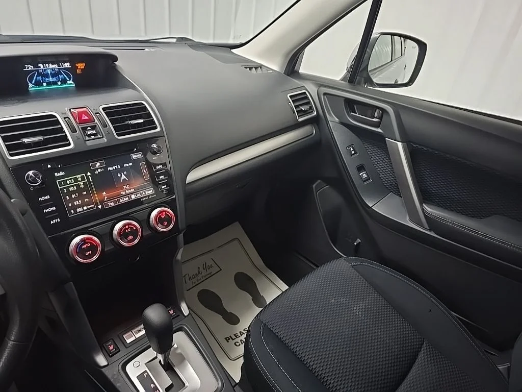 Used 2018 Ice Silver Metallic Subaru 2.5i Premium image 26