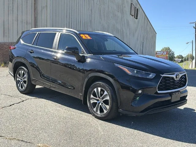 Used 2023 Black Toyota XLE image 15