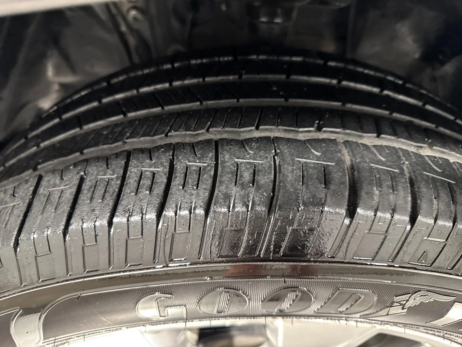 Used 2019 Silver Sky Metallic Toyota XLE Premium image 11