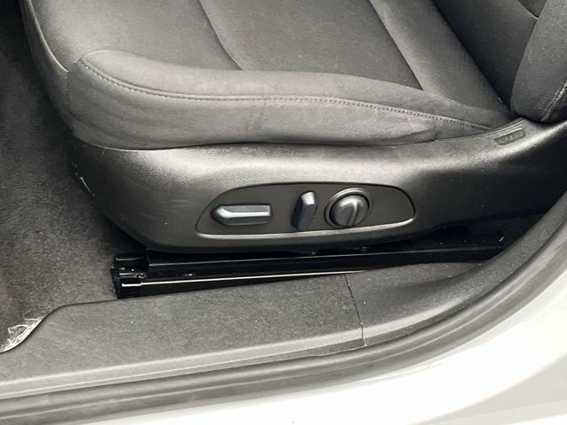 Used 2023 Summit White Chevrolet LT image 9