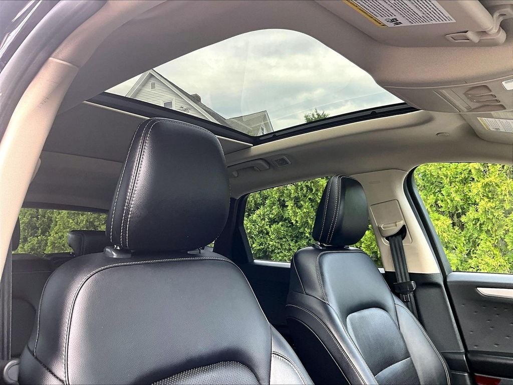 Used 2020 Black Ford SEL image 22