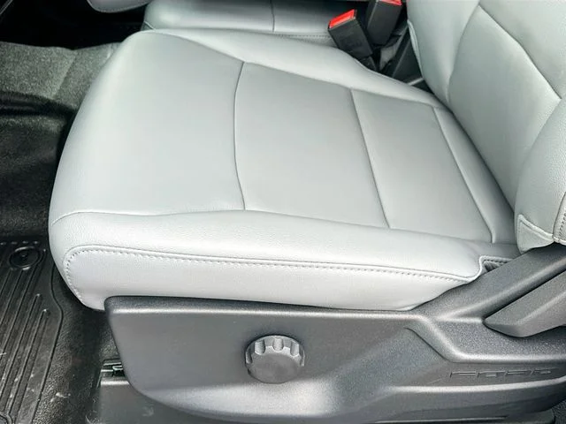 New 2026 Oxford White Ford XL image 13