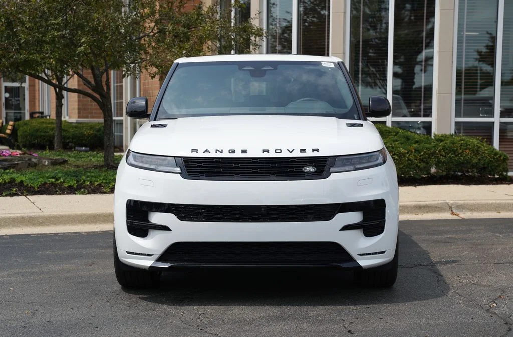 New 2026 Fuji White Land Rover Dynamic SE image 4
