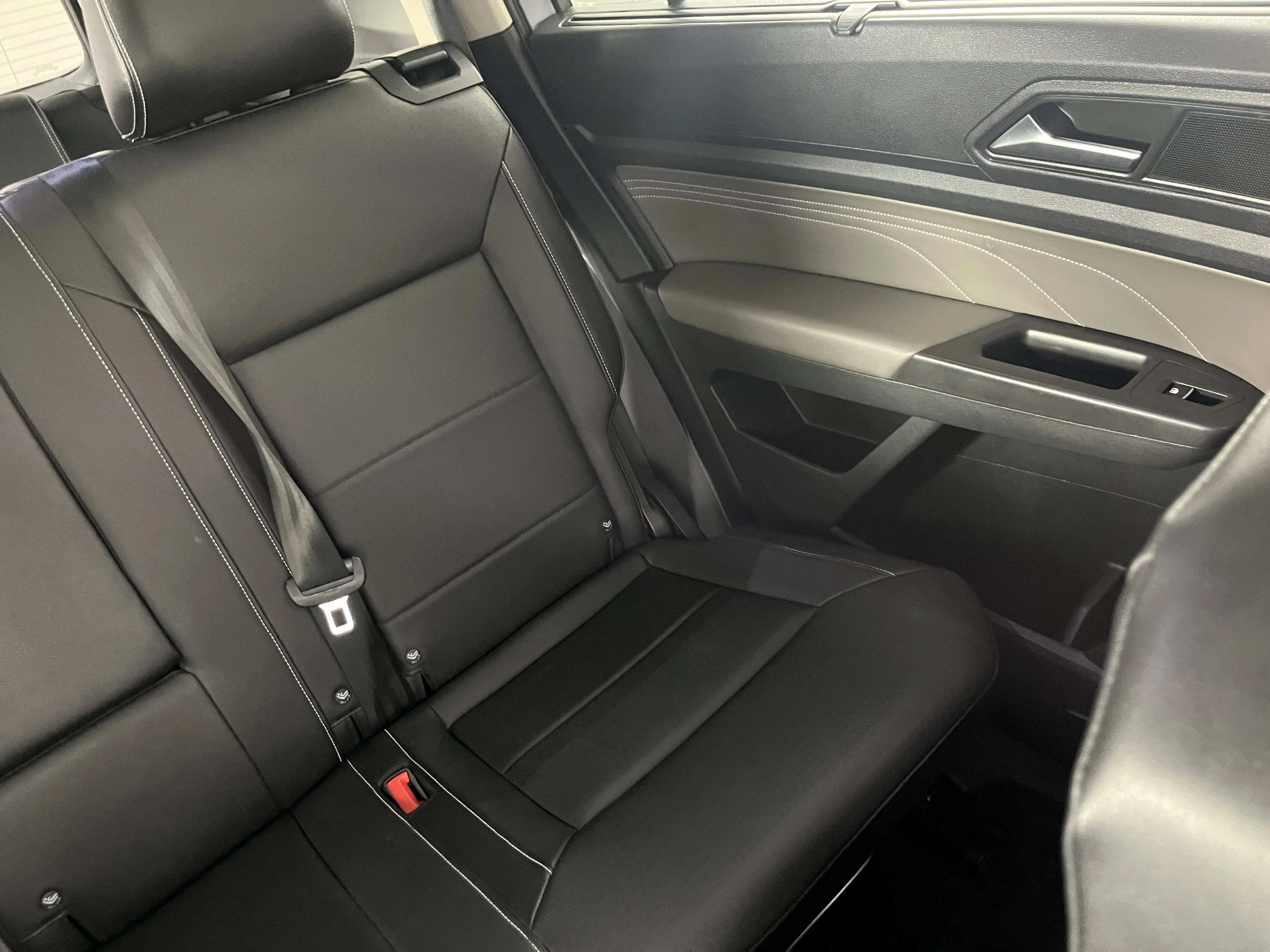 2023 Volkswagen Atlas SE w/Tech - Photo 23