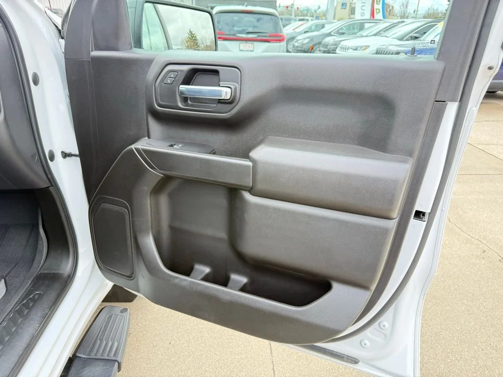 Used 2022  Chevrolet Custom image 35