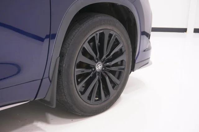 Used 2023  Toyota XSE image 5
