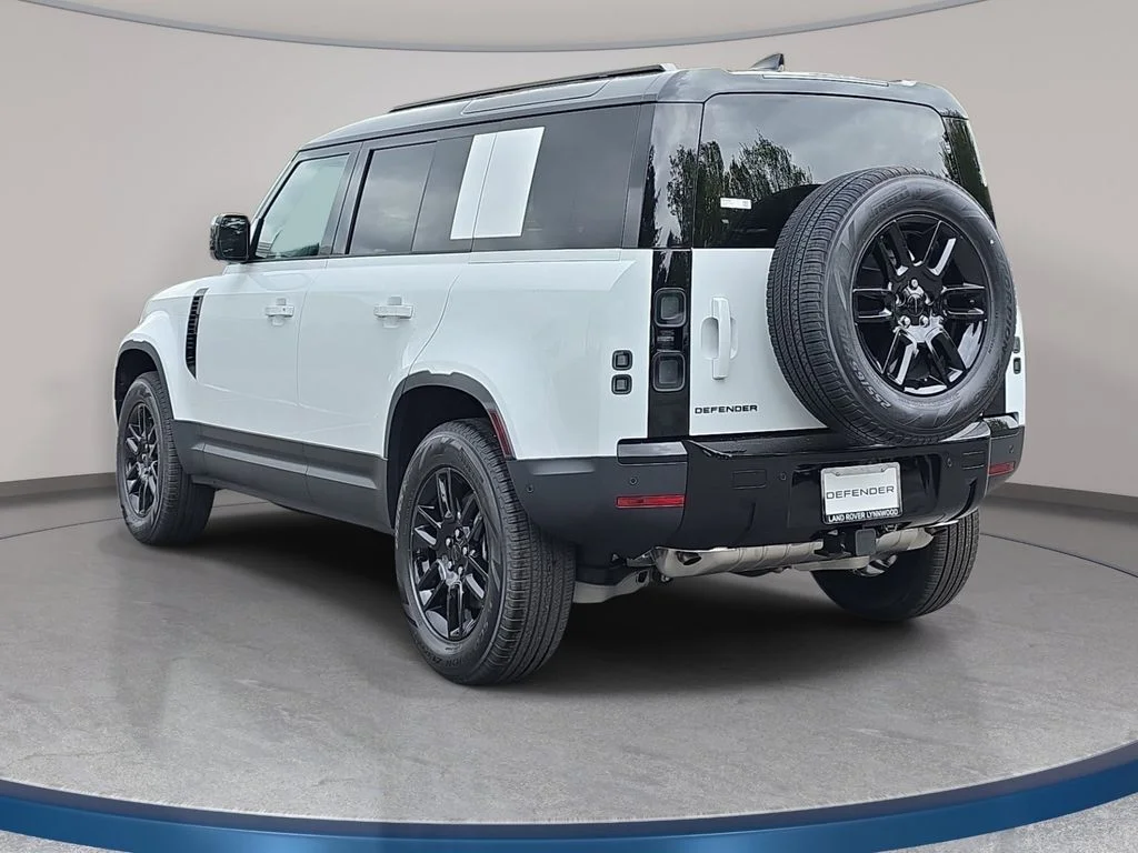 New 2026 Fuji White LAND ROVER S image 7