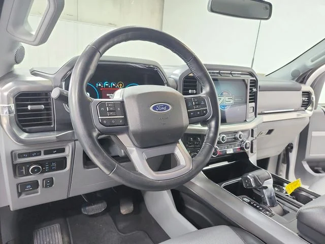 Used 2023 White Ford Lariat image 18