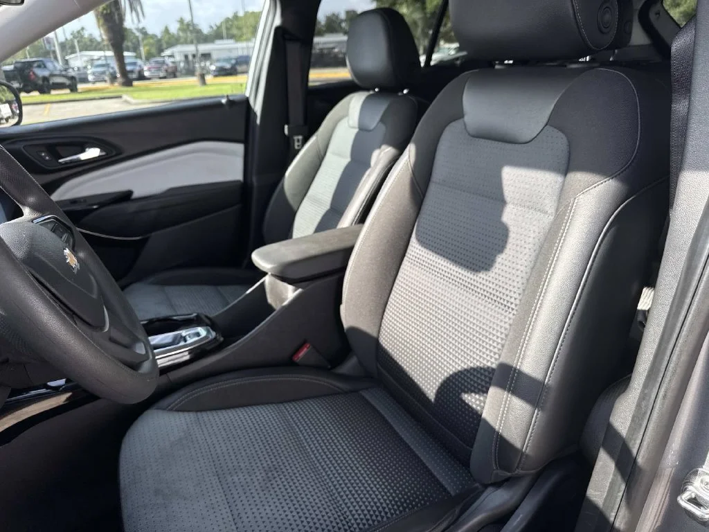 Used 2025 Gray Chevrolet LT image 28