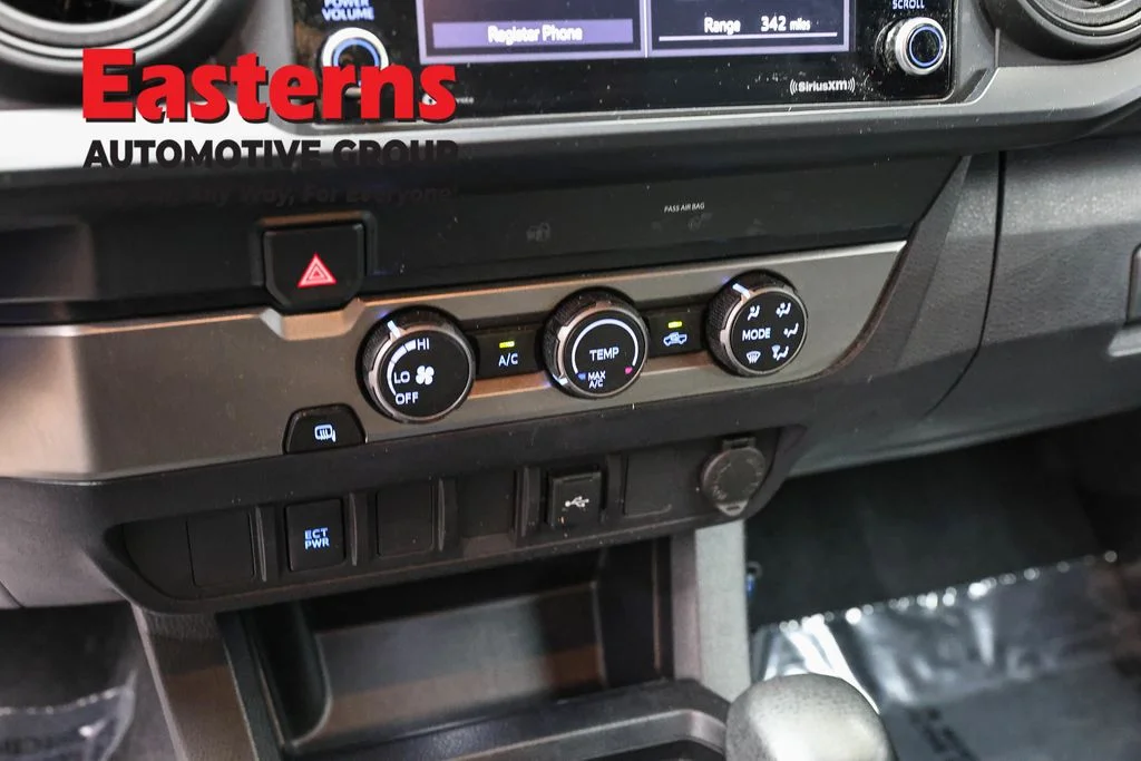 Used 2020 White Toyota SR image 19