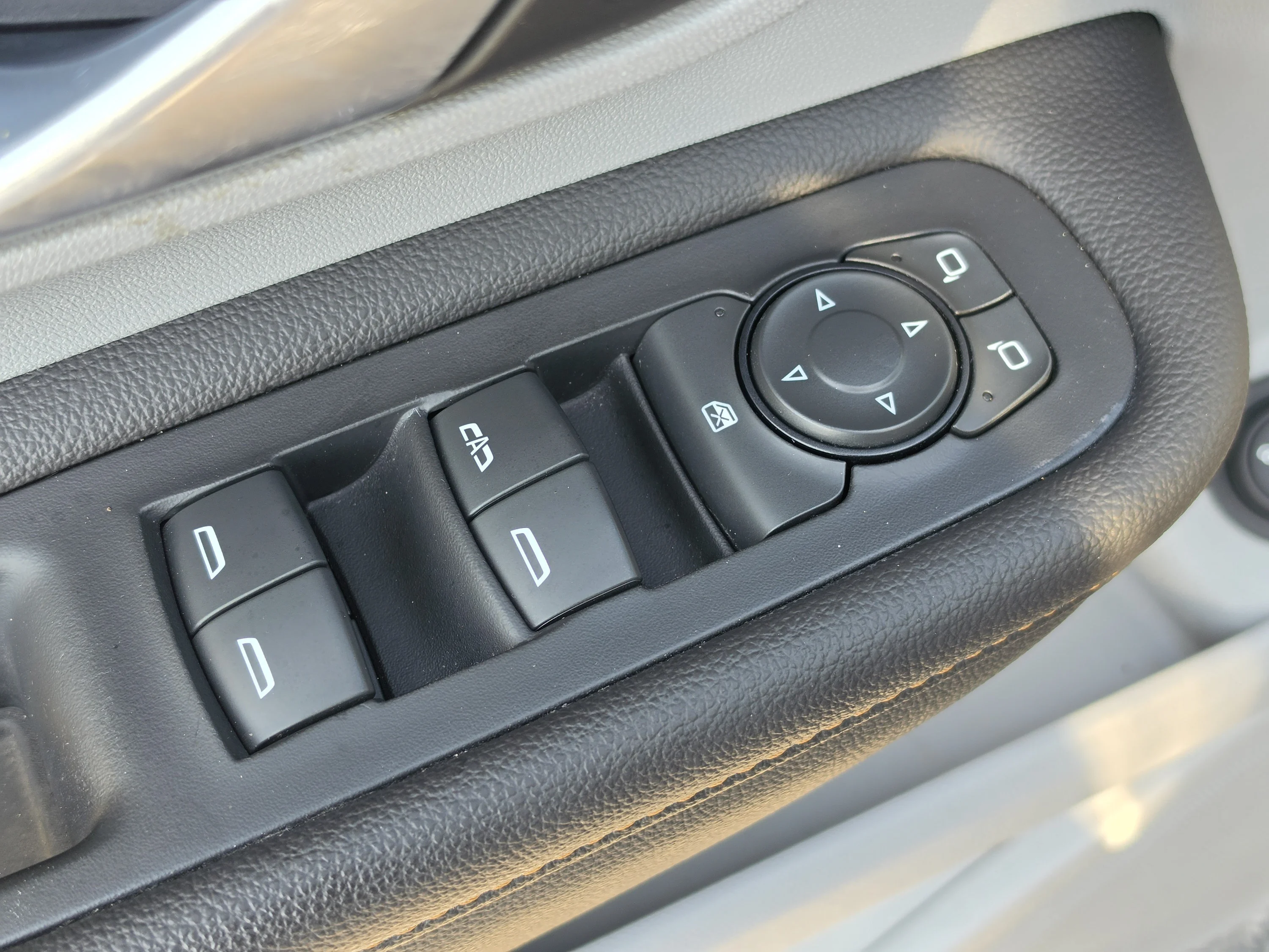 Used 2020 Blue Emerald Metallic GMC SLT image 24