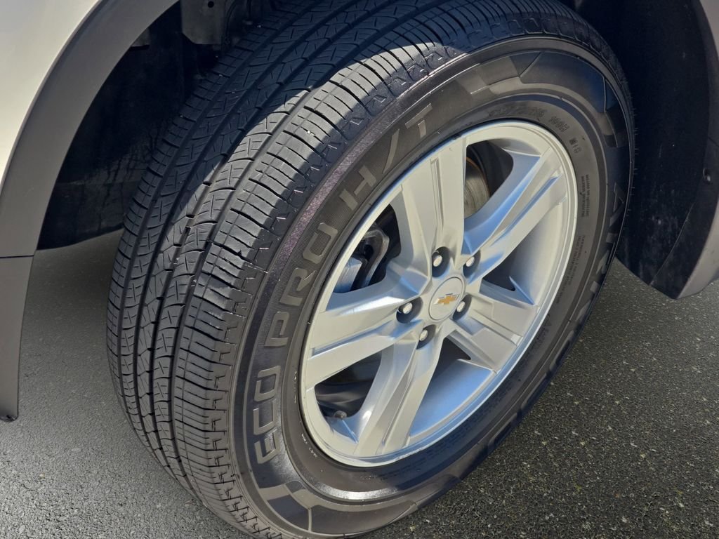 Used 2021 Silver Chevrolet LT image 33