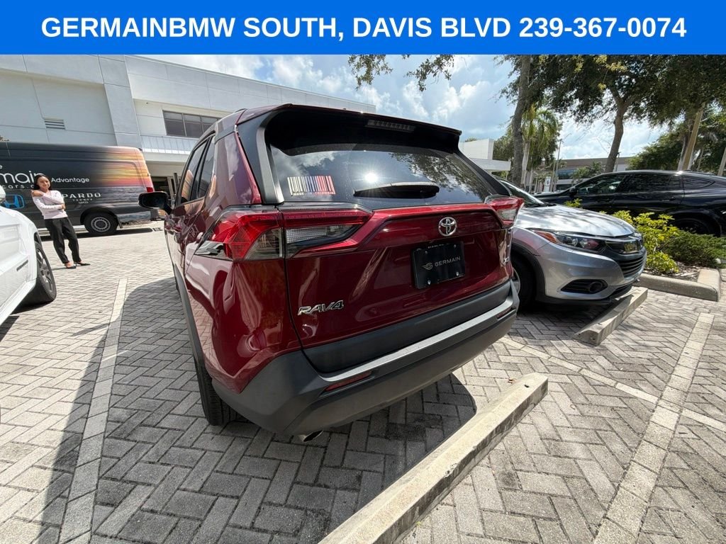 Used 2022 Pearl Toyota XLE image 7