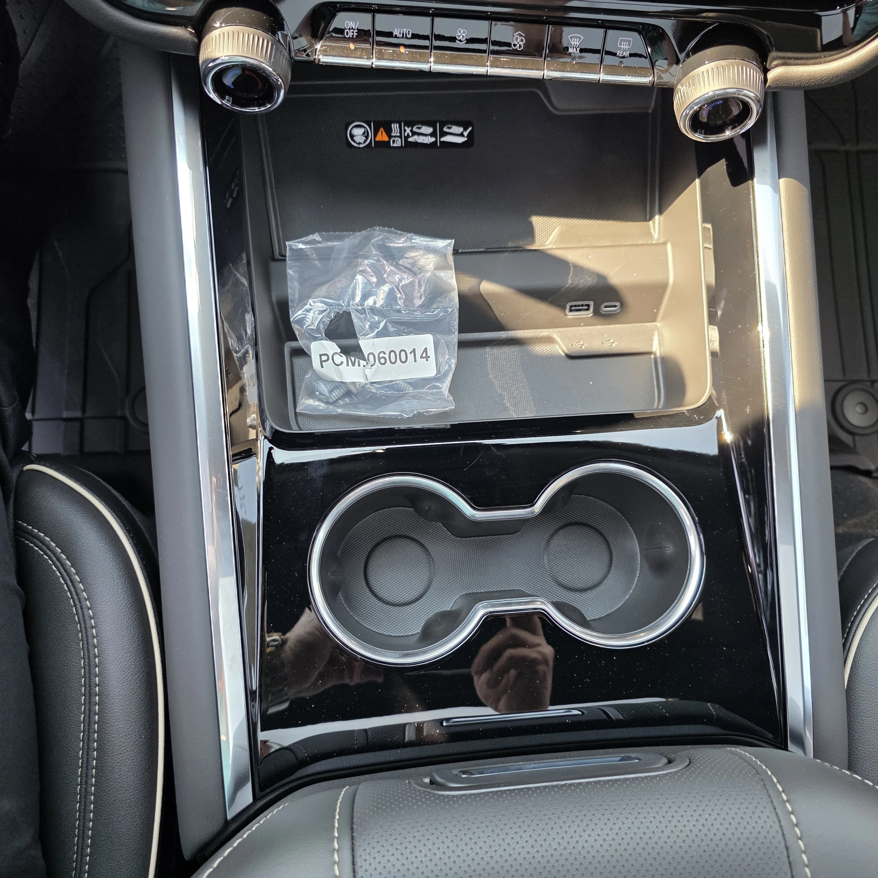 2026 Chevrolet Suburban Premier - Photo 15