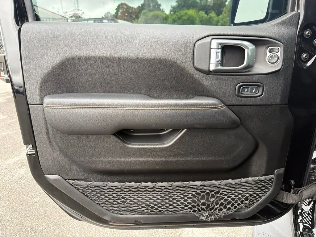 Used 2023 Black Jeep Overland image 27
