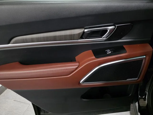 Used 2024 Black Kia SX image 11