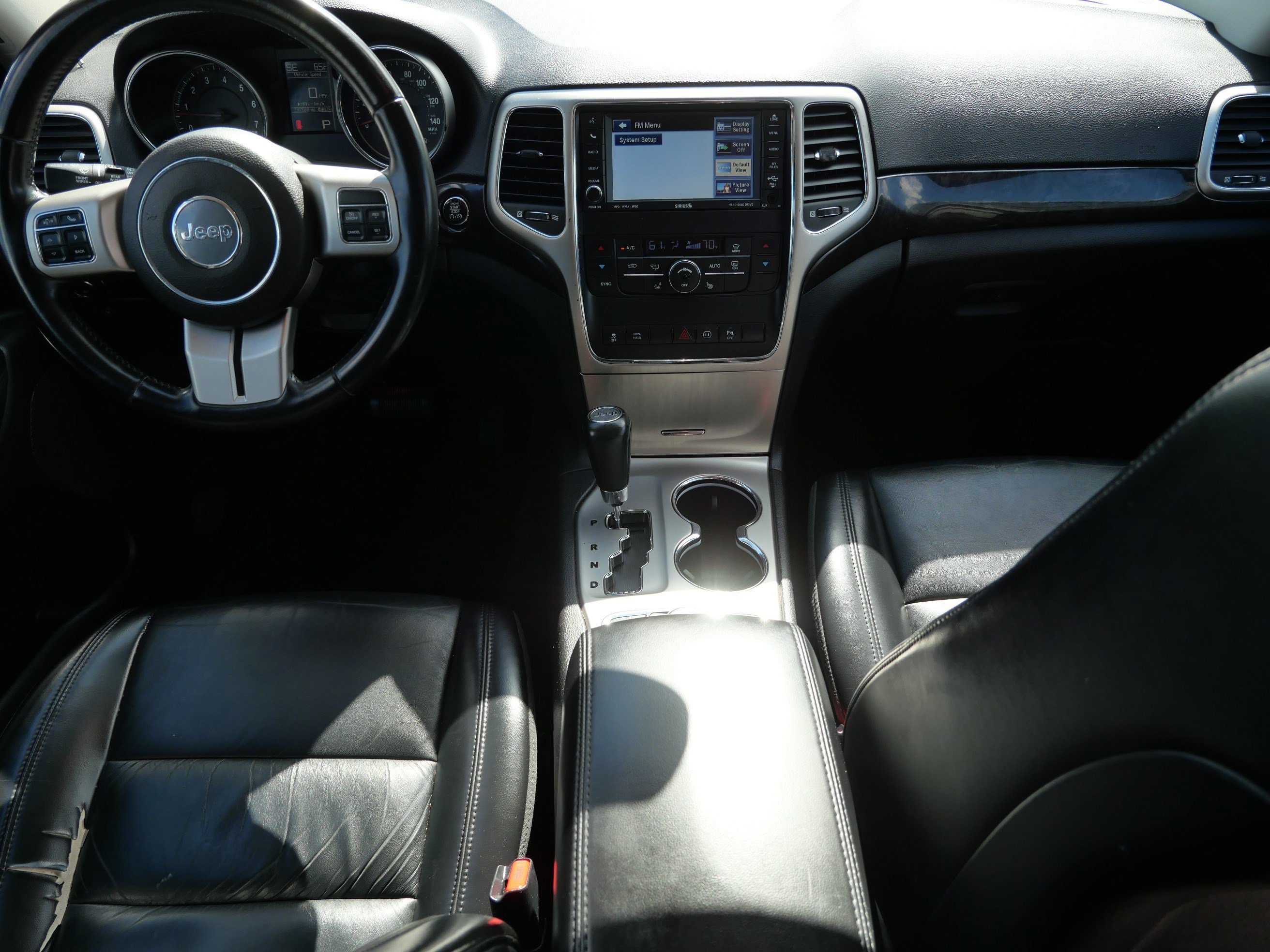 Used 2011 Brilliant Black Crystal Pearl Jeep Laredo image 10