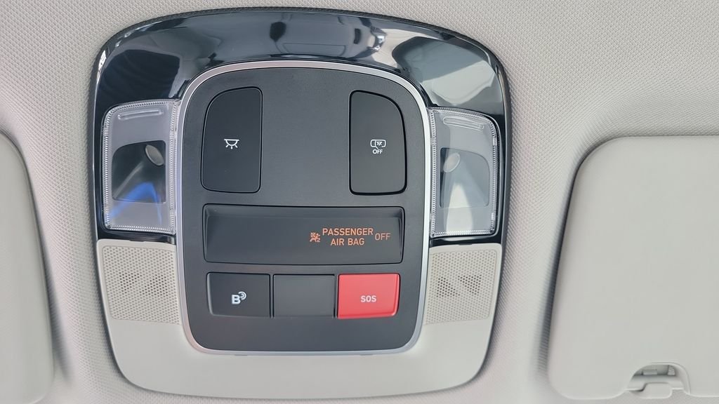 Certified Used 2025 Gray Hyundai SE image 20