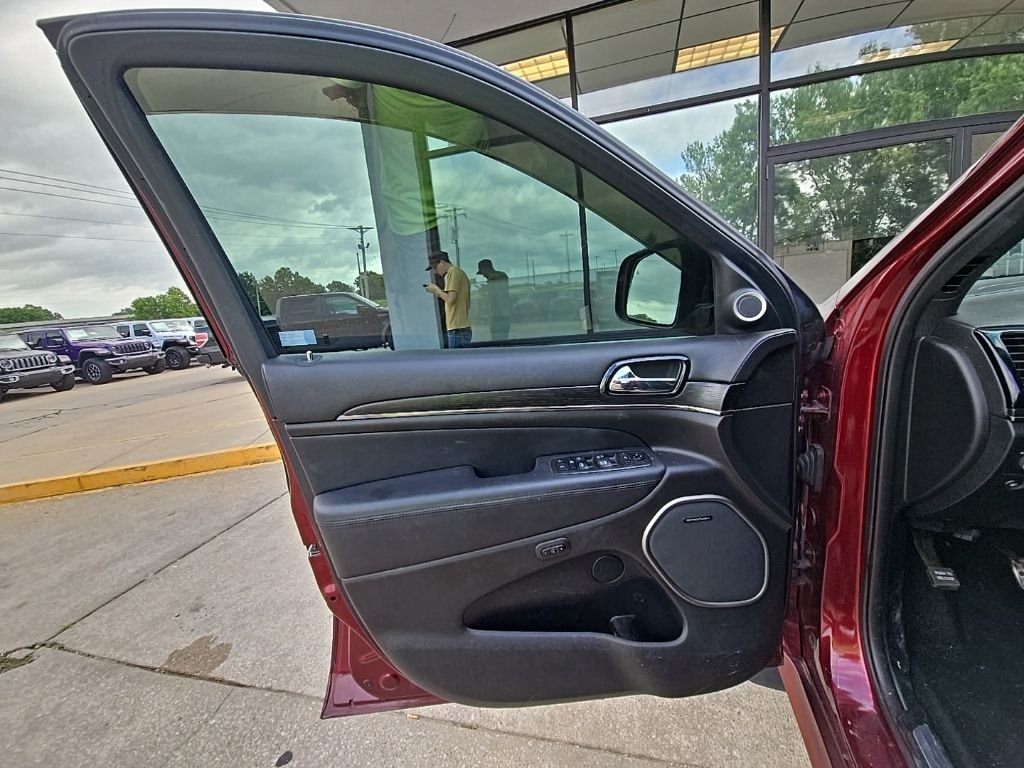 Used 2019 Red Jeep Overland image 20