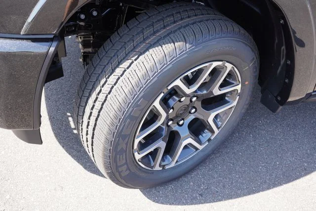 New 2026 Diamond Black Crystal Pearl-Coat Exterior Paint RAM Laramie image 9