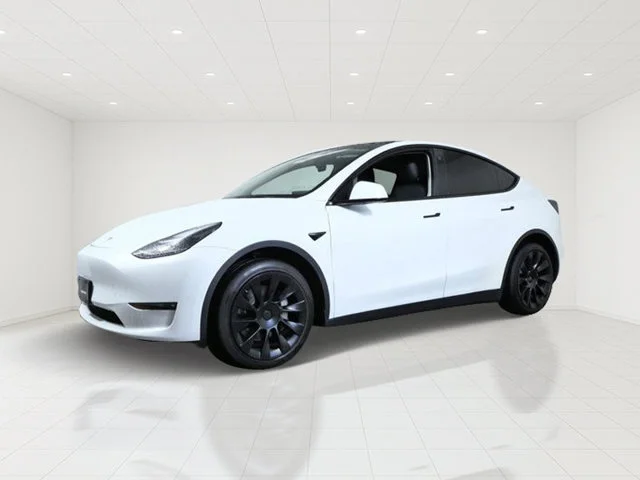 Used 2023  Tesla Long Range image 2
