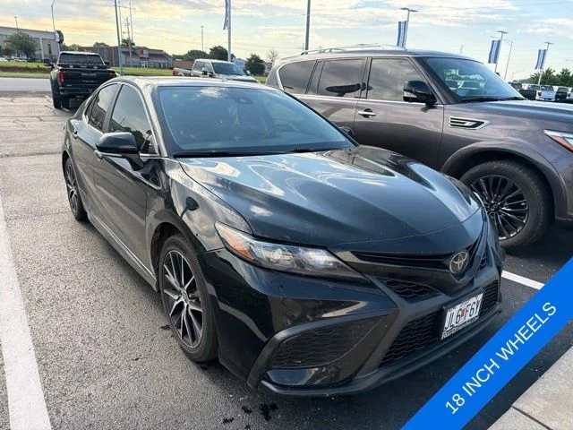 Used 2022 Midnight Black Metallic Toyota SE image 3