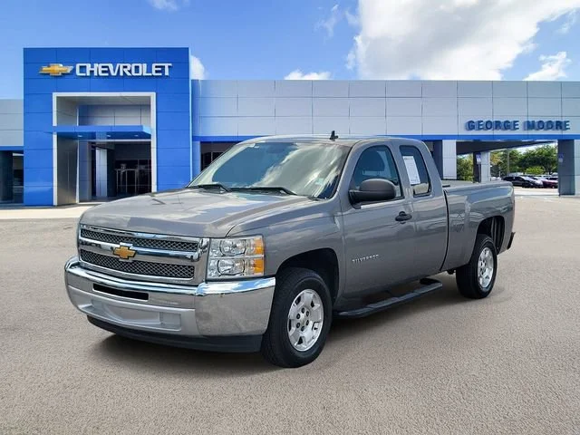 Used 2013 GRAYSTONE METALLIC Chevrolet LT image 2