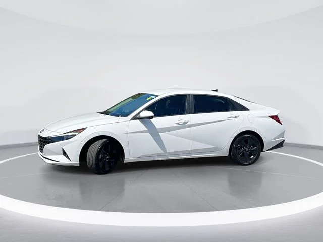 Used 2023 White Hyundai Blue image 1