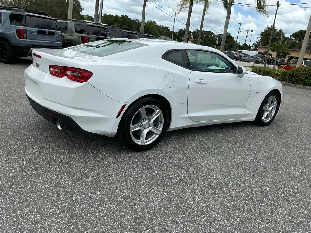 Used 2023 White Chevrolet 1LT image 10