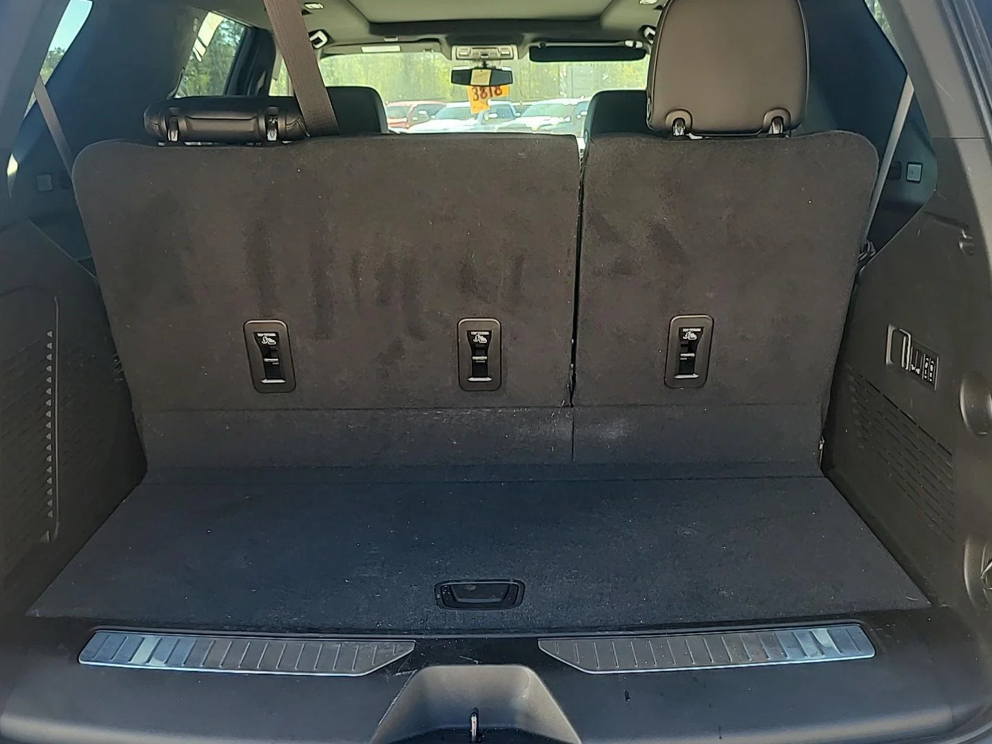 Used 2022 Summit White Chevrolet Z71 image 18