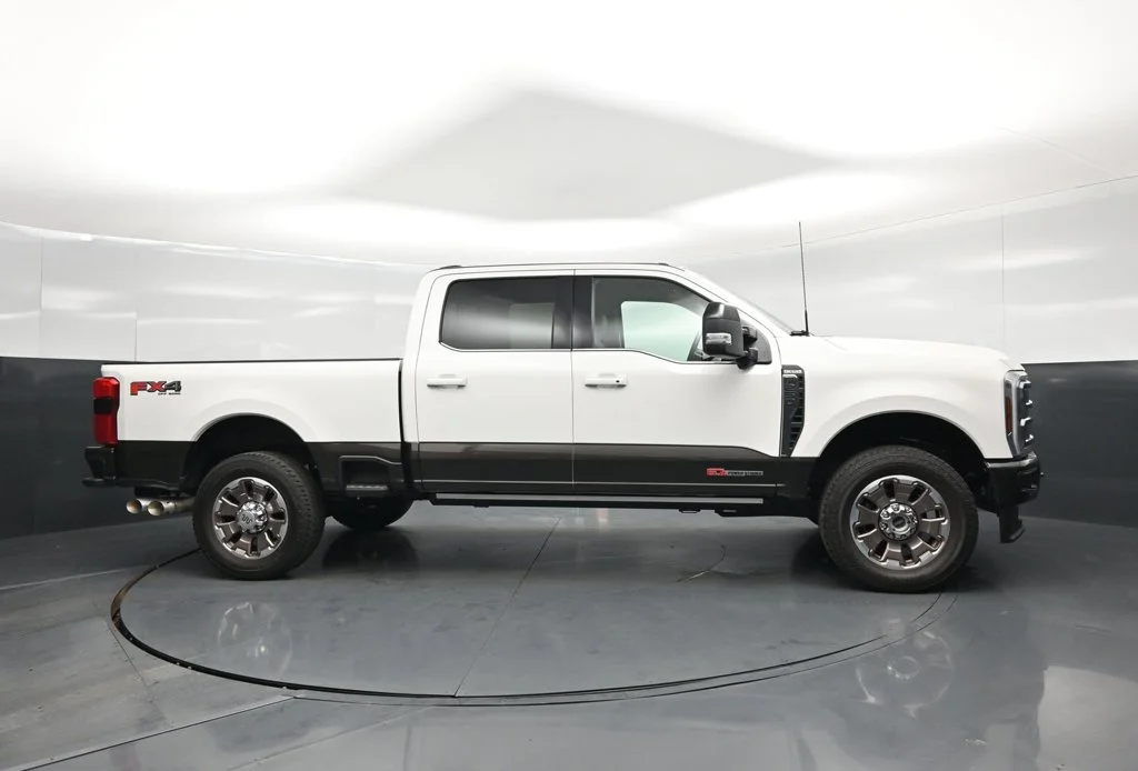 Used 2025 White Ford King Ranch image 25