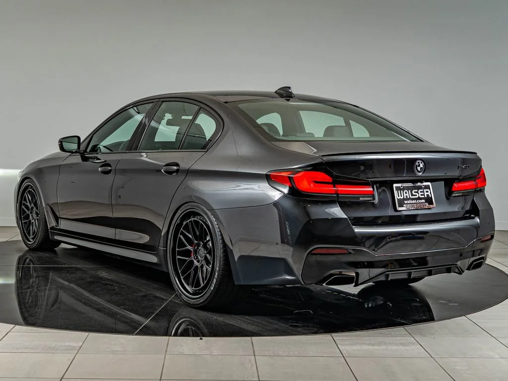 Used 2023 Dark Graphite Metallic BMW 540i image 7