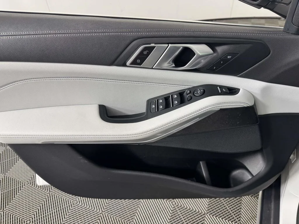 Certified Used 2023 White BMW xDrive40i image 17