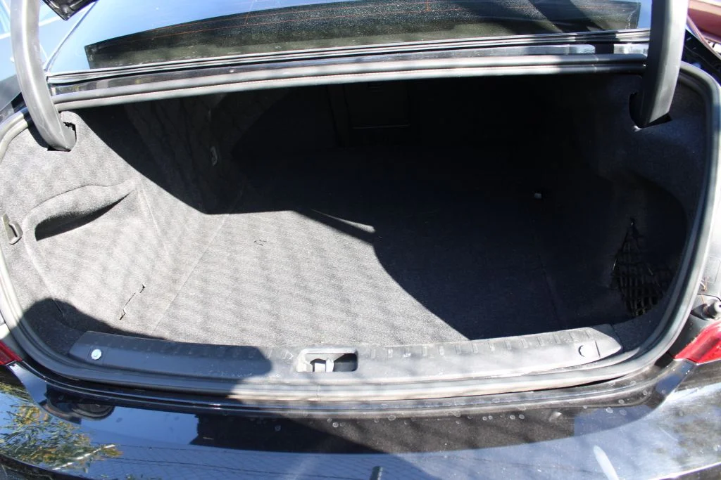 Used 2018 Black Volvo T5 Momentum image 10