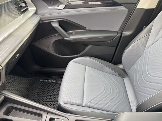 New 2026 Pure White Volkswagen 2.0T SE image 27