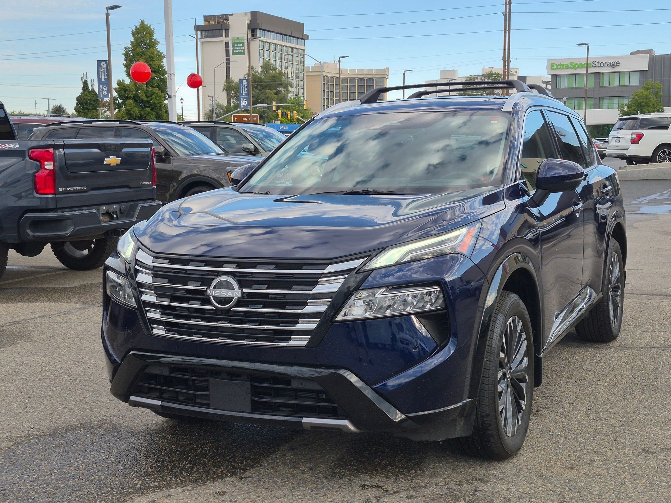 Used 2026 Deep Ocean Blue Pearl Nissan Platinum image 9