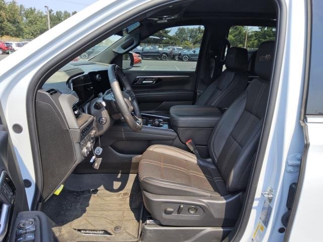 Used 2026 Polar White Tricoat Chevrolet High Country image 7