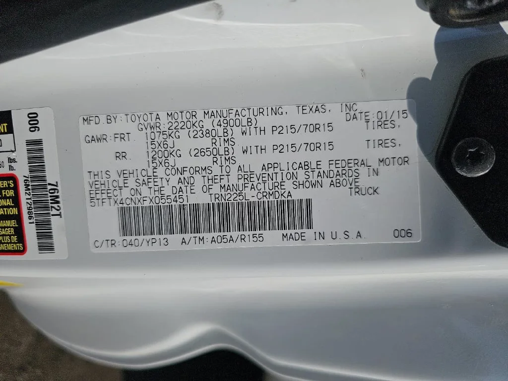 Used 2015 White Toyota Base image 40