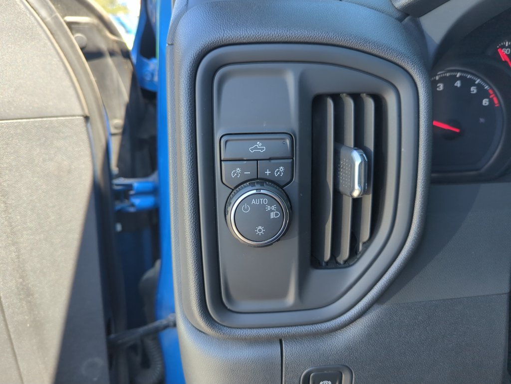 Used 2022 Blue Chevrolet Custom image 19