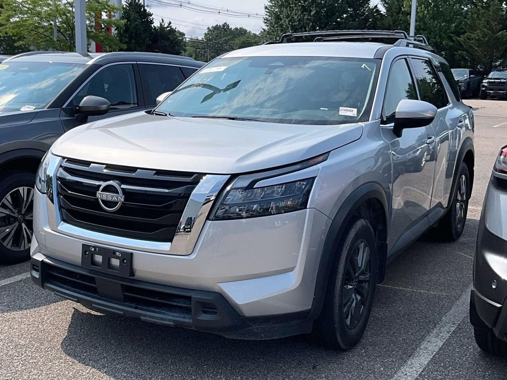 Used 2024 Silver Nissan SV image 3