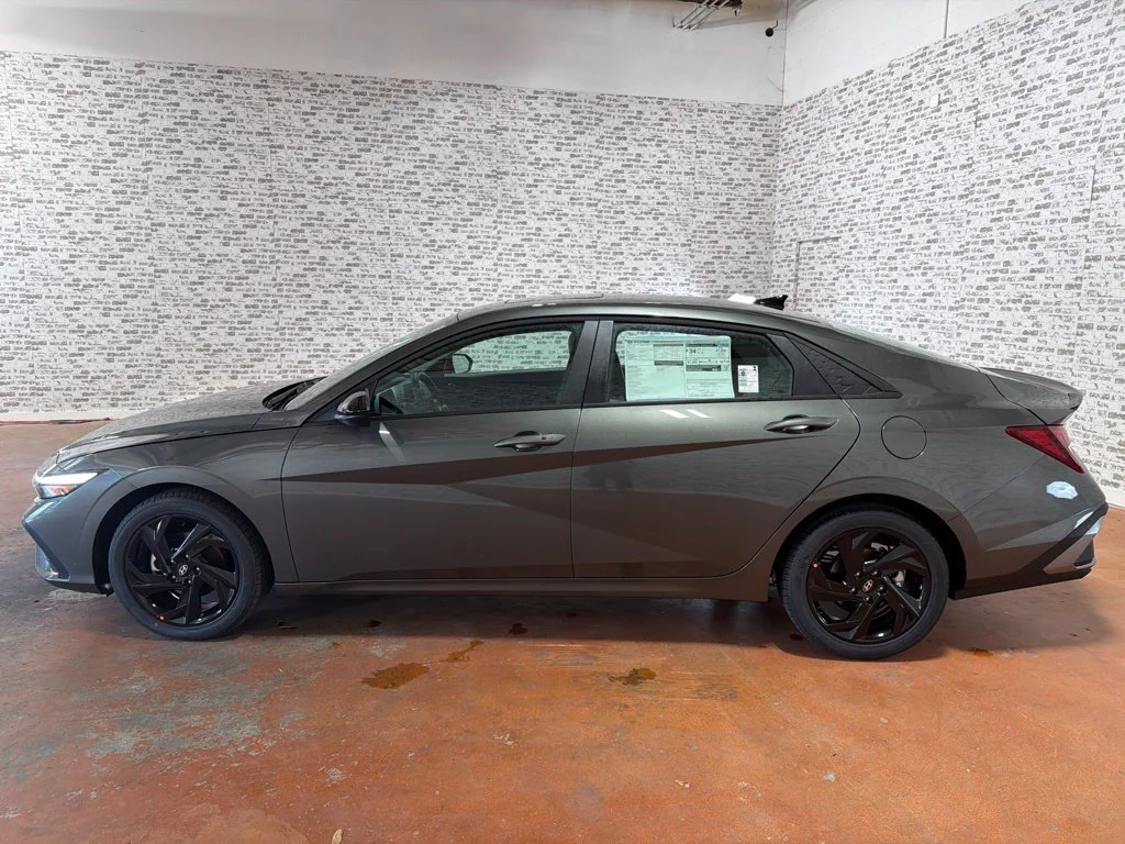 New 2026 Amazon Gray Hyundai SEL Sport Plus image 4