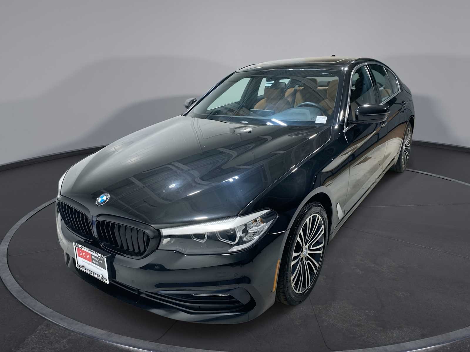 2018 BMW 5 Series 530i xDrive Sedan's photo