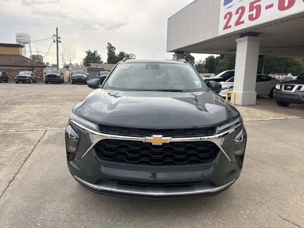 Used 2025 Gray Chevrolet LT image 2